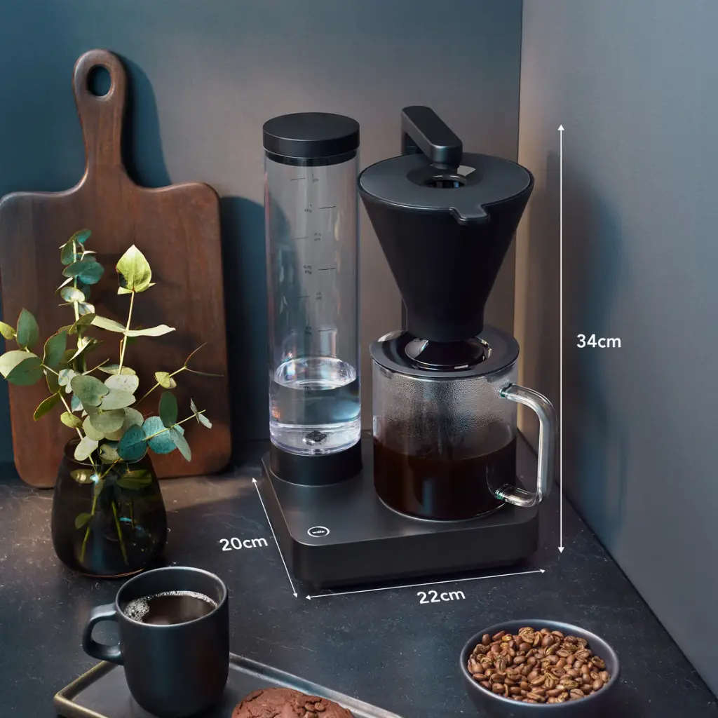 Coffee-Brewer_Performance-Compact_CM8B-A100_Side_Environment_Vert_measurement.webp