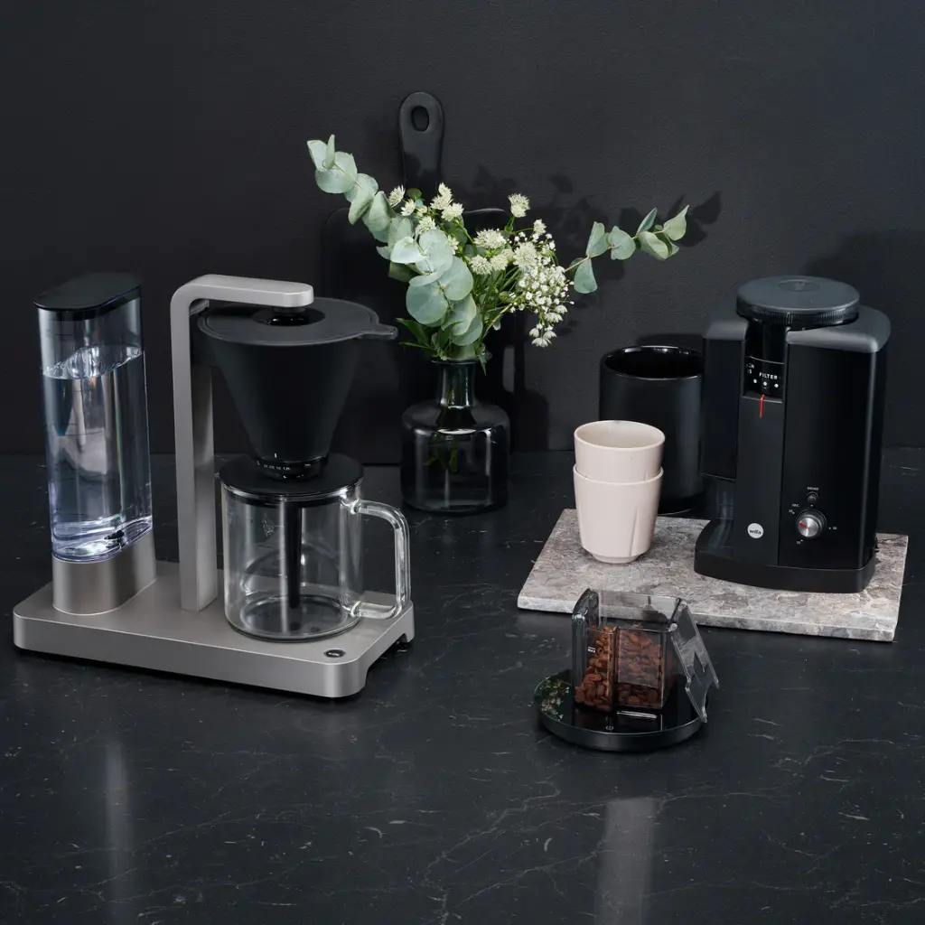 Coffee-brewer_Performance_CM7T-125_Coffee-Grinder_Aroma_CGWS-130B_Kitchen-Scale_Uni_KS1B-T2_Sqr_ed836ba9-37c4-415d-b1a7-307ab42f997f.webp