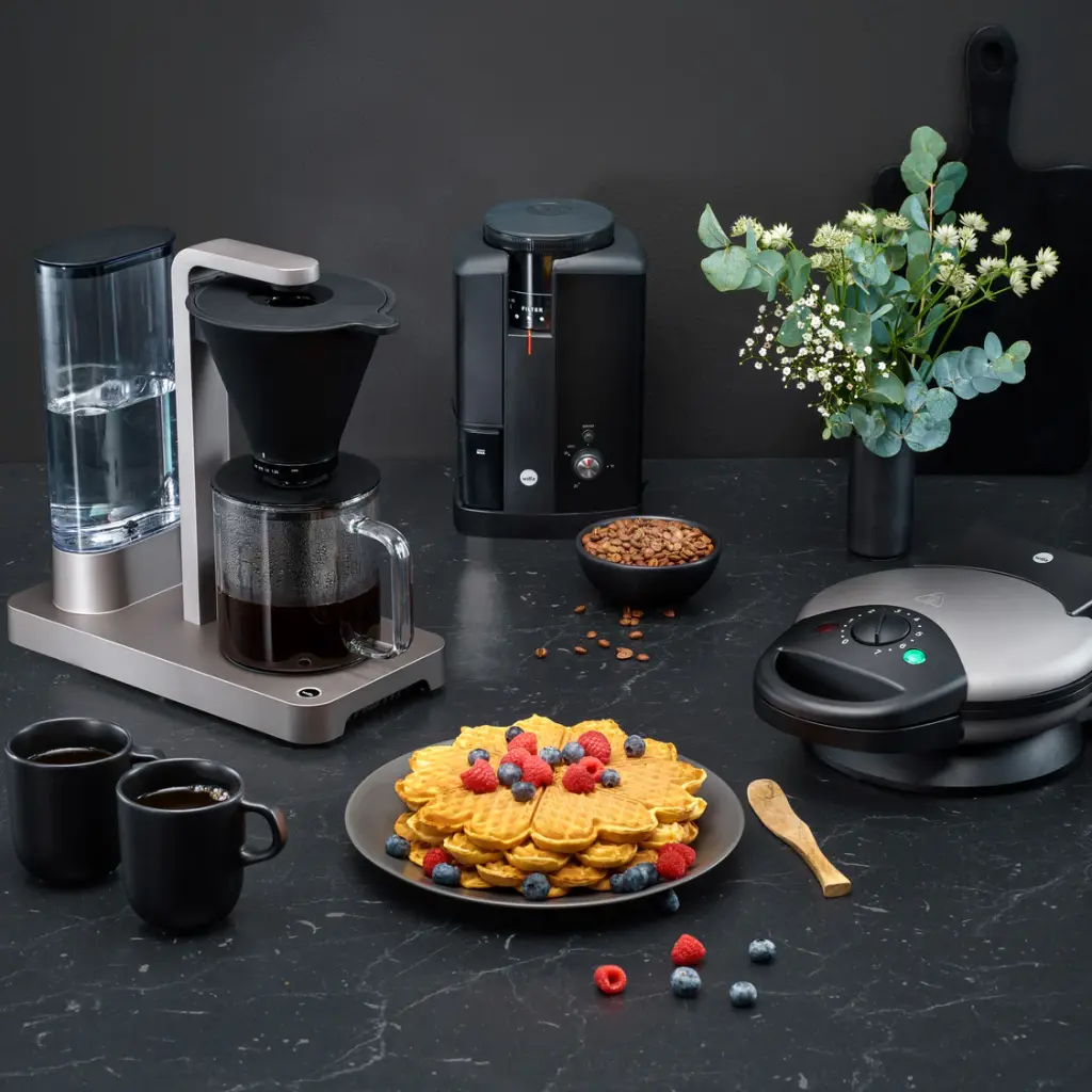 Coffee-brewer_Performance_CM7T-125_Coffee-Grinder_Aroma_CGWS-130B_Waffle-Iron_WM-623BELL_Sqr.webp