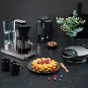 Coffee-brewer_Performance_CM7T-125_Coffee-Grinder_Aroma_CGWS-130B_Waffle-Iron_WM-623BELL_Sqr.webp