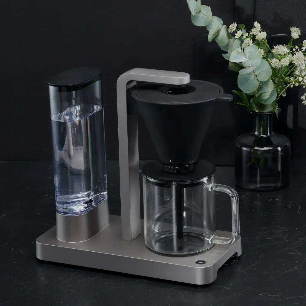 Coffee-brewer_Performance_CM7T-125_Coffee-Grinder_Aroma_CGWS-130B_Kitchen-Scale_Uni_KS1B-T2_web.webp