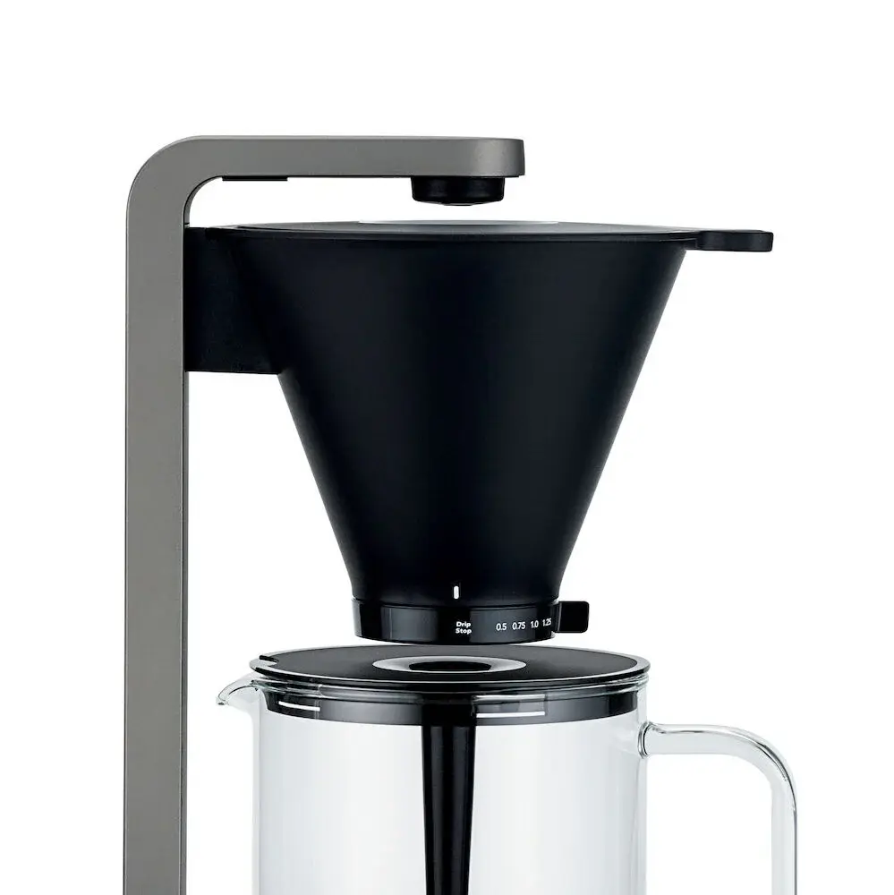 coffee_brewer_performance-titanium_cm7t-125_filter-on-drip-stop.webp